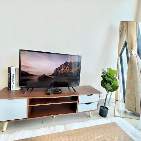 A 1-4 Pax Cozy Studio Tv Box Pool 100Mps Wifi 3 Bed Trefoil Сетия Алам Екстериор снимка