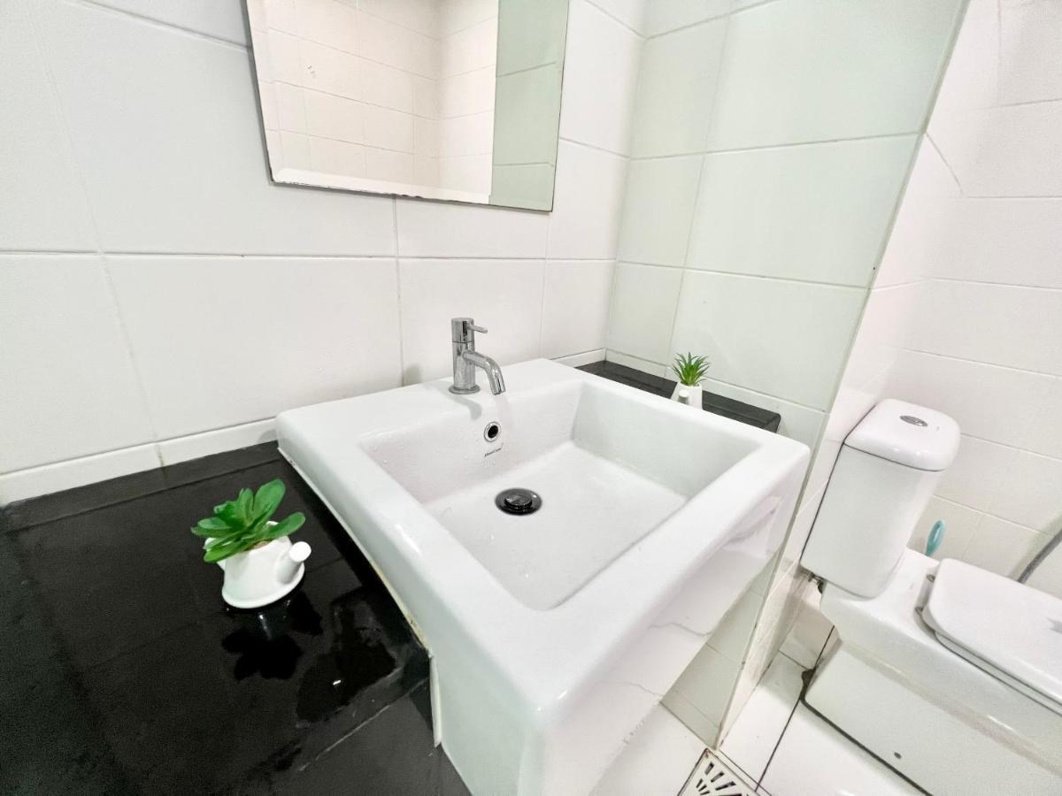 A 1-4 Pax Cozy Studio Tv Box Pool 100Mps Wifi 3 Bed Trefoil Сетия Алам Екстериор снимка